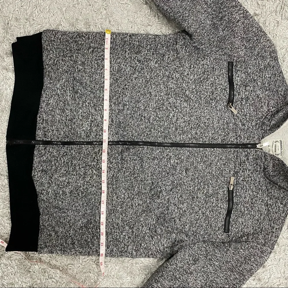 Sweater - Picture 2 of 5